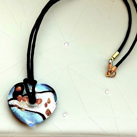 💙 Stunning Exquisite Rare Venetian Murano Glass Heart Pendant with Leather Chain - Picture 3 of 9